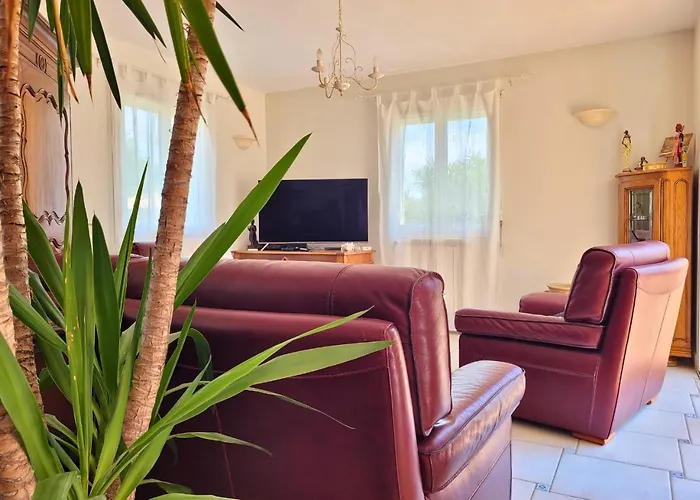 Mengine - Jolie Maison Avec Piscine Villa