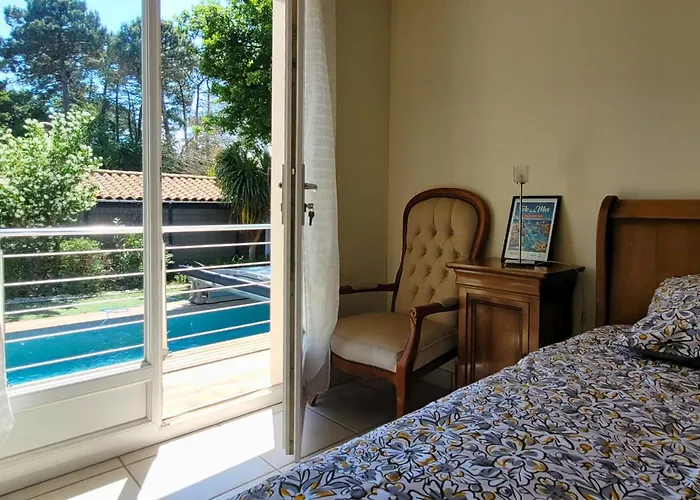 Mengine - Jolie Maison Avec Piscine Villa *