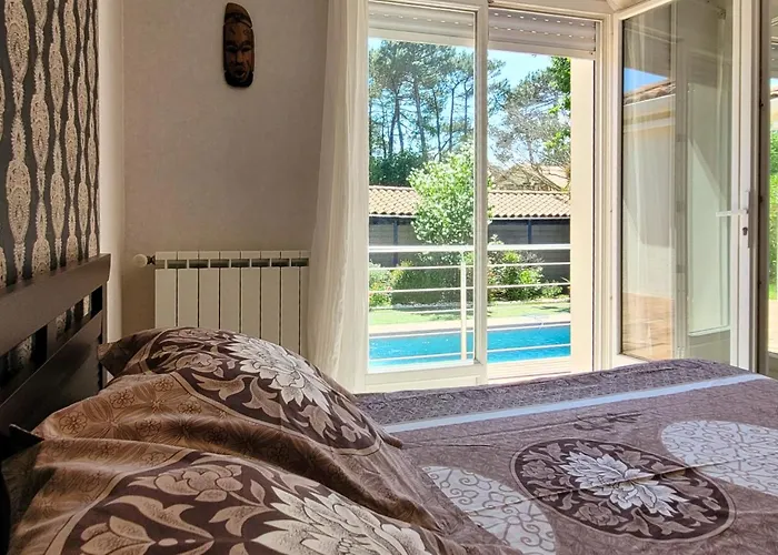 Mengine - Jolie Maison Avec Piscine *