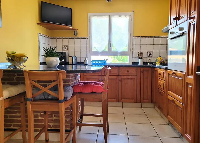 Mengine - Jolie Maison Avec Piscine Villa